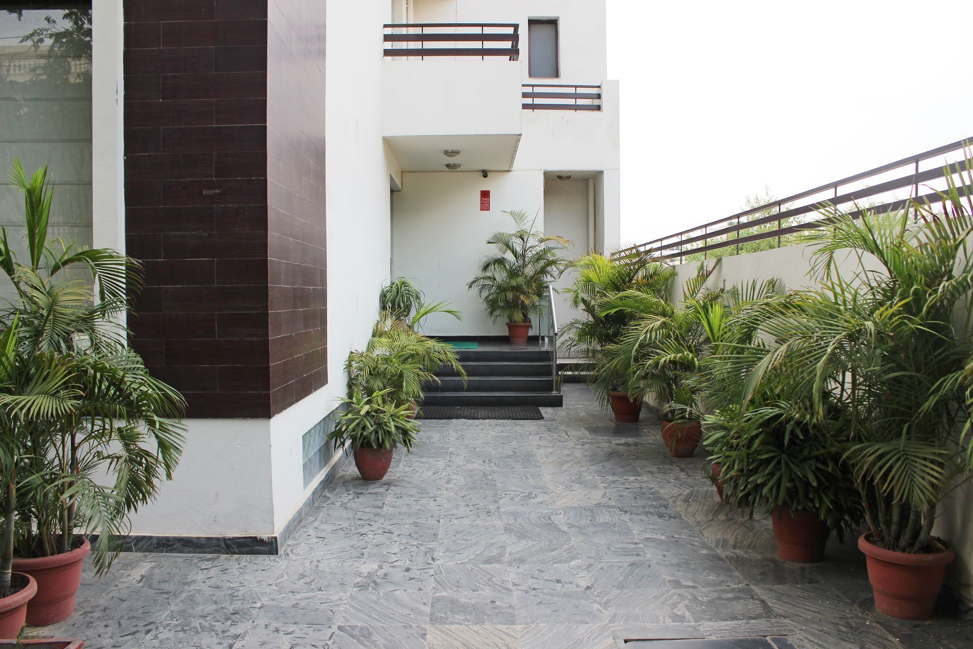 Oyo 605 Hotel Camria Gurgaon Exterior foto